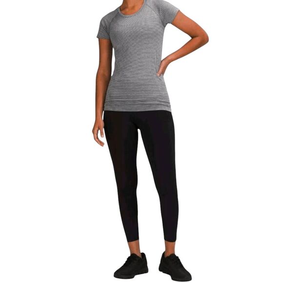 LULULEMON ATHLETICA Swiftly Tech Short Sleeve 2.0 Size 8 - Picture 2 of 4